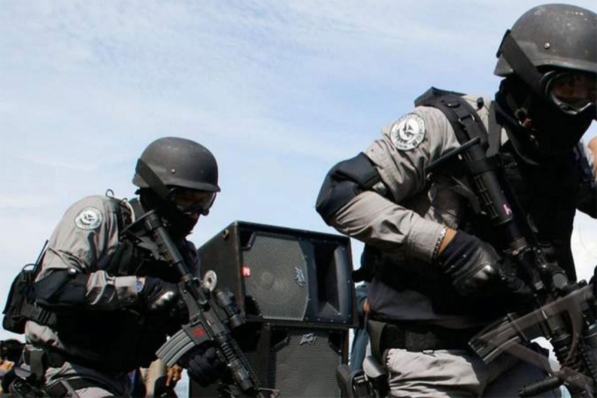 Densus 88 tangkap tersangka teroris di Purworejo