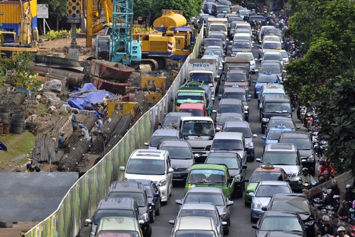 Menhub Diminta Ikut Atasi Kemacetan di Jakarta
