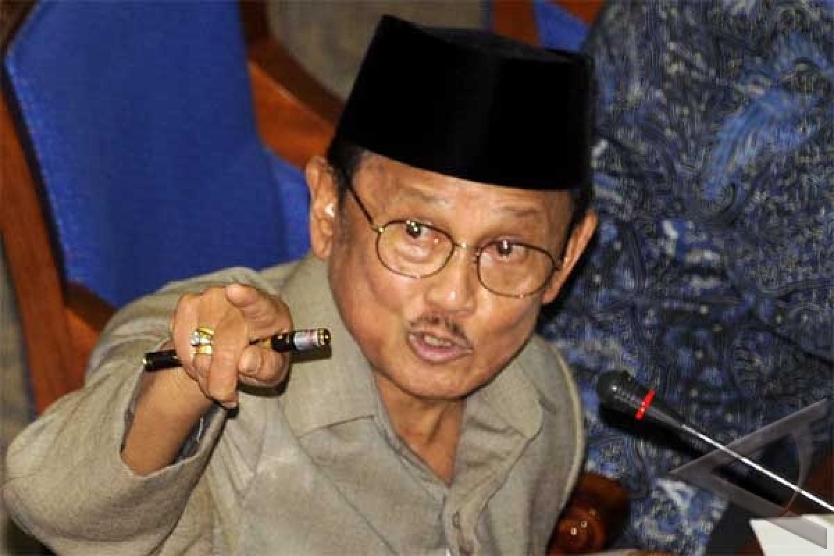 Habibie Ajak Masyarakat Donorkan Mata