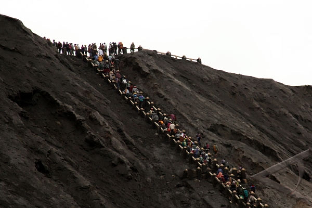 Pendakian ke Bromo dibatasi radius 1 km 