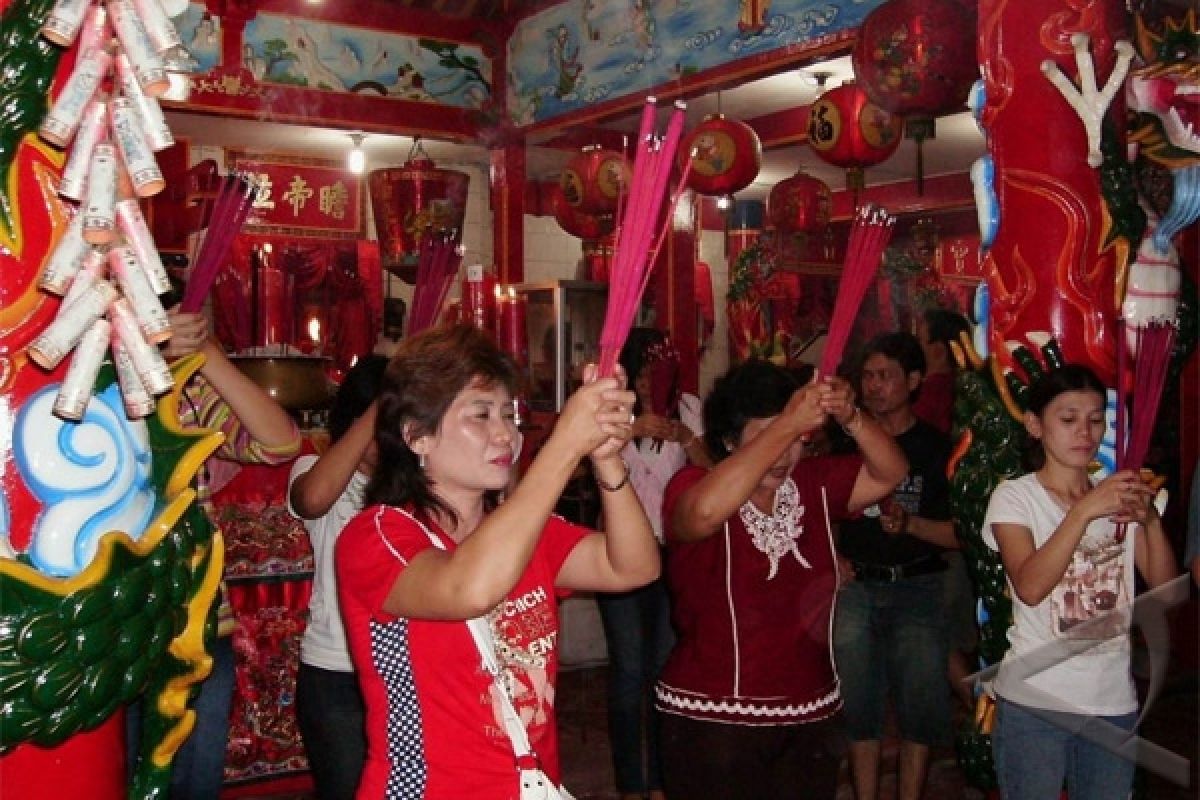 Warga Tionghoa mancanegara padati Vihara Duta Maitreya