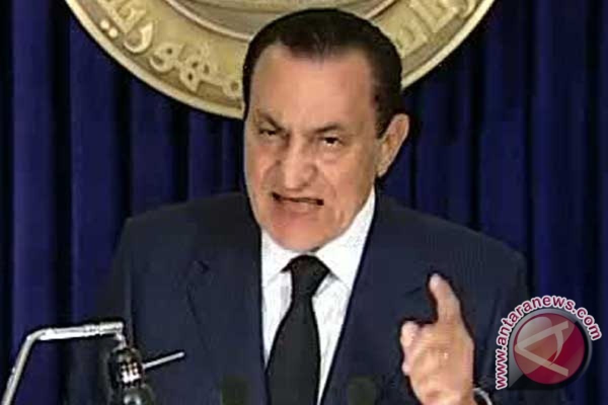Mubarak says he`s not guilty of killing protesters