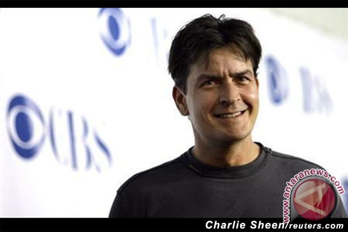 Charlie Sheen mengaku positif HIV