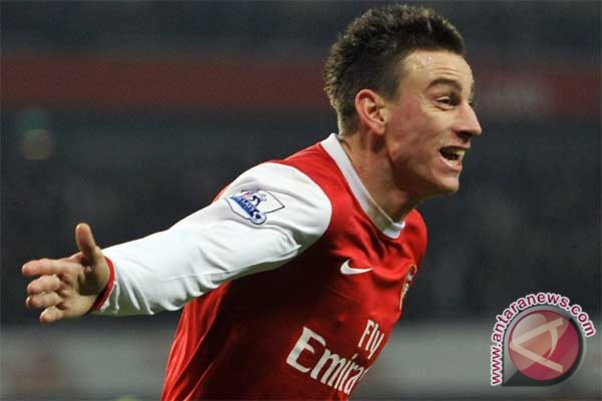 Koscielny tandatangani perpanjangan kontrak dengan Arsenal