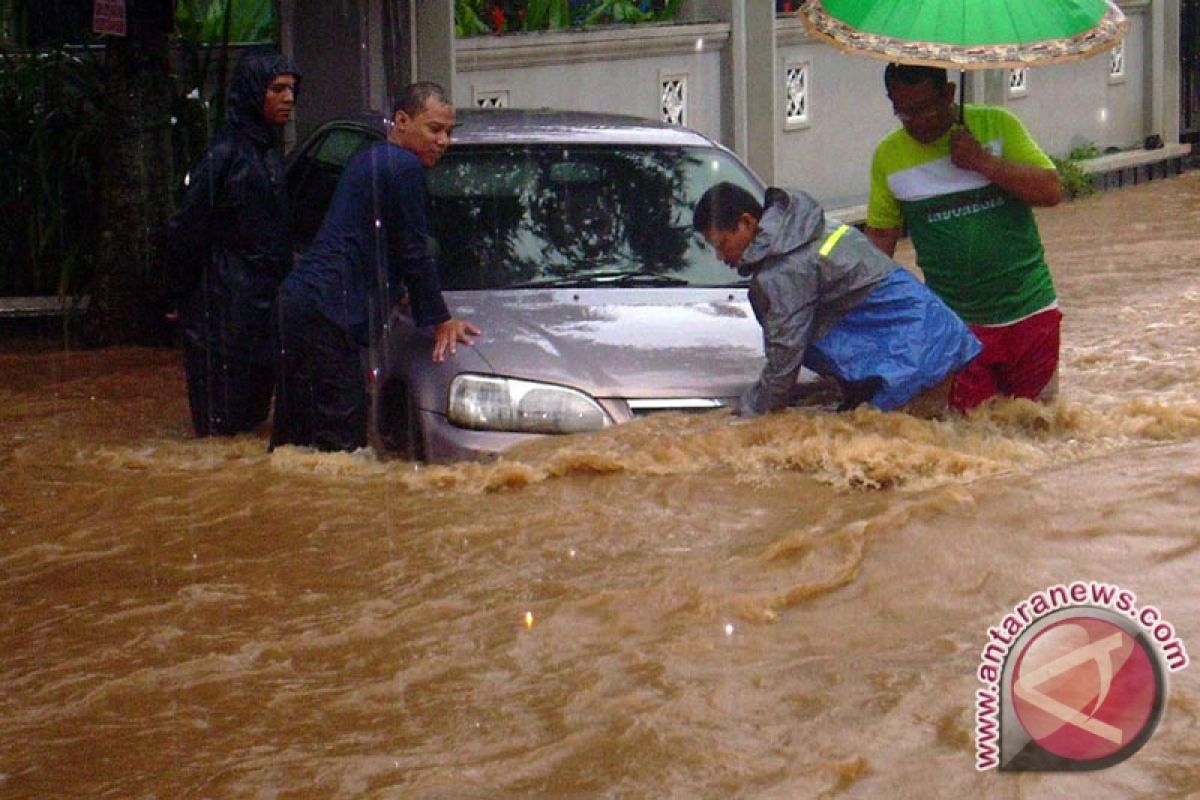 Flash flood hits Jepara