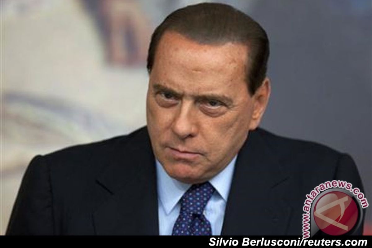 Suka Pesta Seks, Berlusconi Diprotes