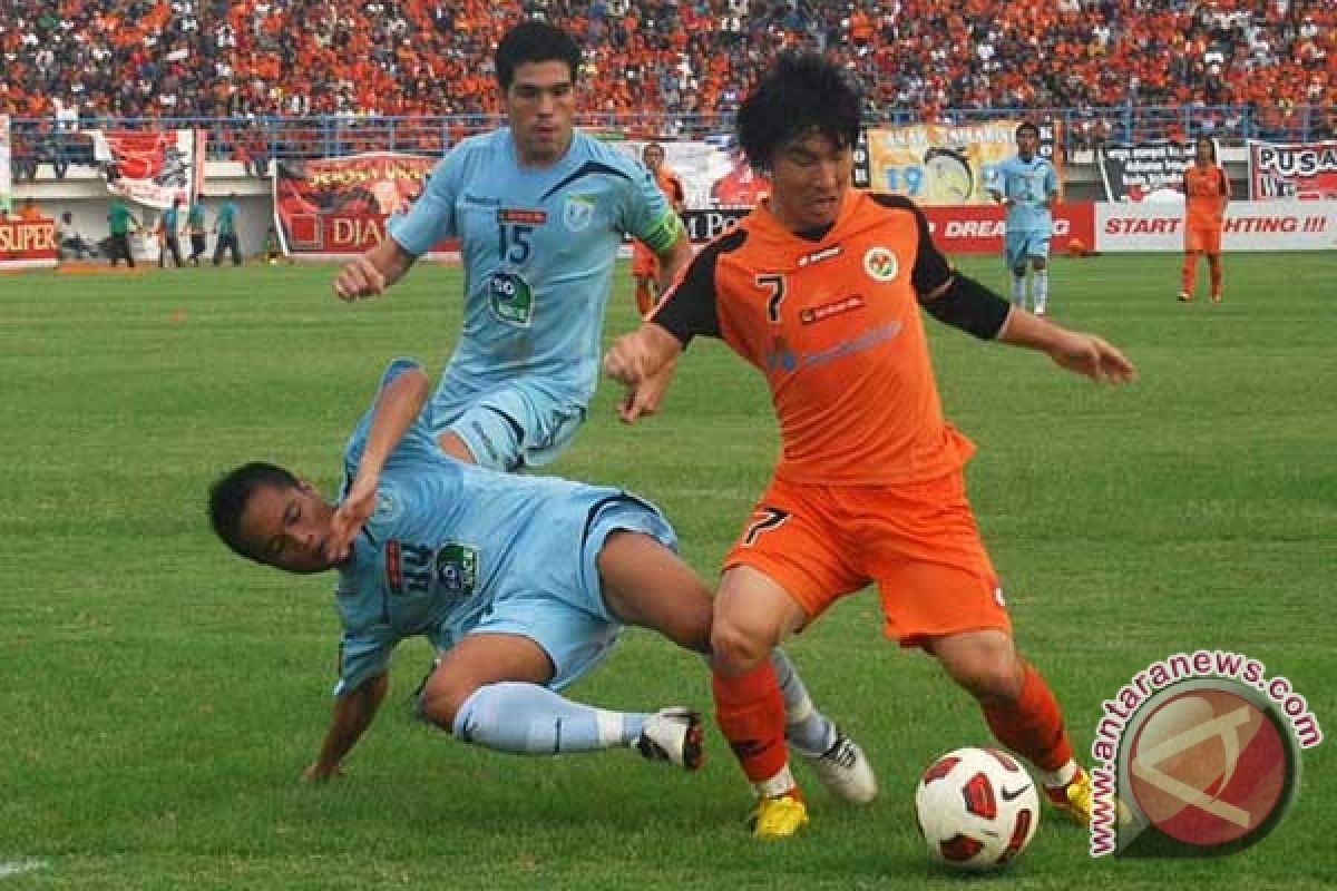 Persisam Tekuk Persiba 4-1 