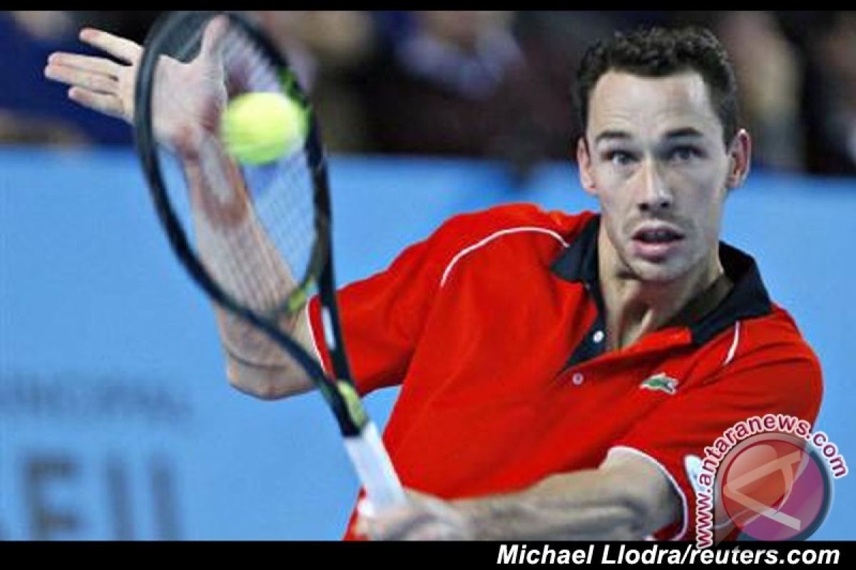 Llodra Kalahkan Davydenko di Rotterdam