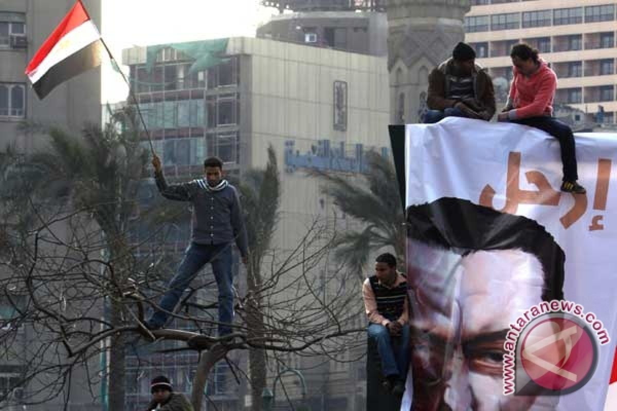 Militer Mulai Singkirkan Barikade di Kairo 