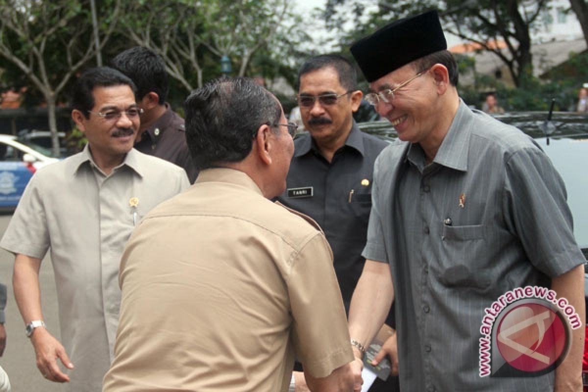 Govt  seeking right solution to Ahmadiyah problem