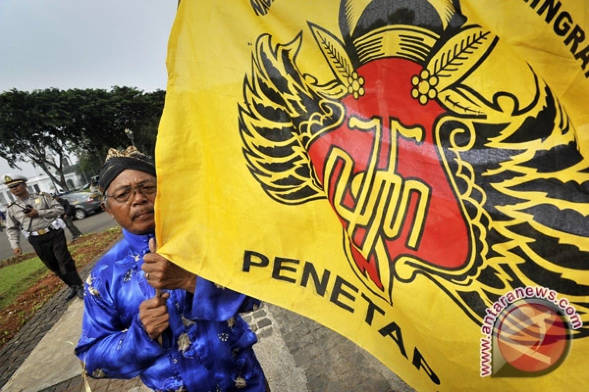 "Mubeng Beteng" Perjuangkan Penetapan