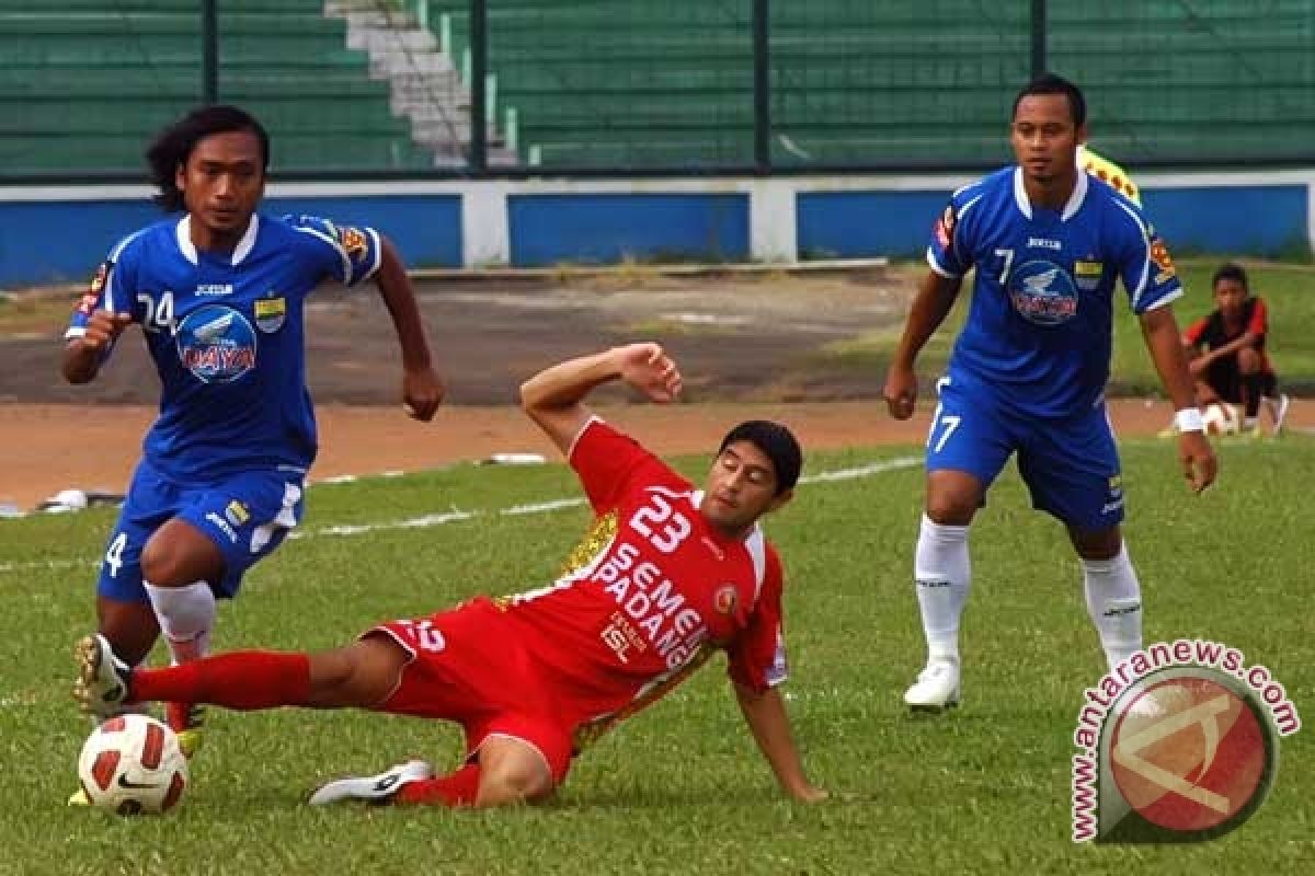 Gagal Penalti, Persib Sementara Tertinggal 0-1 