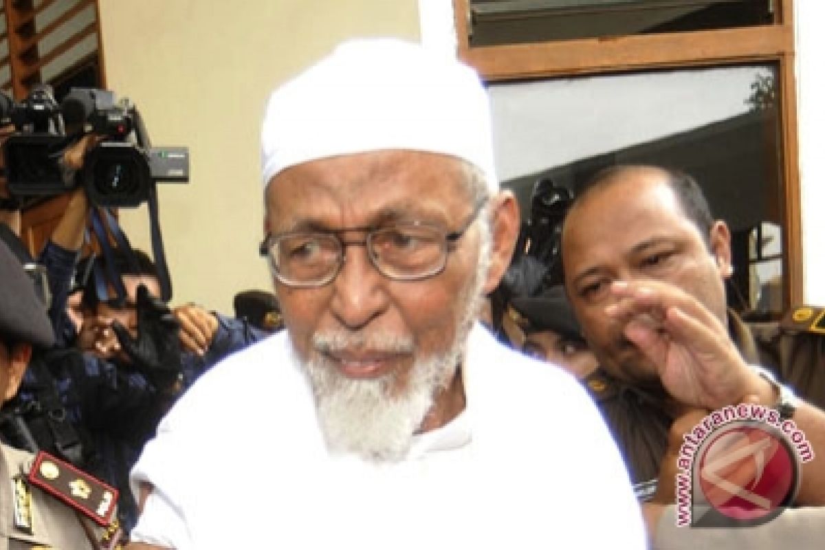 Hakim Memvonis Baa`syir dengan UU Terorisme 