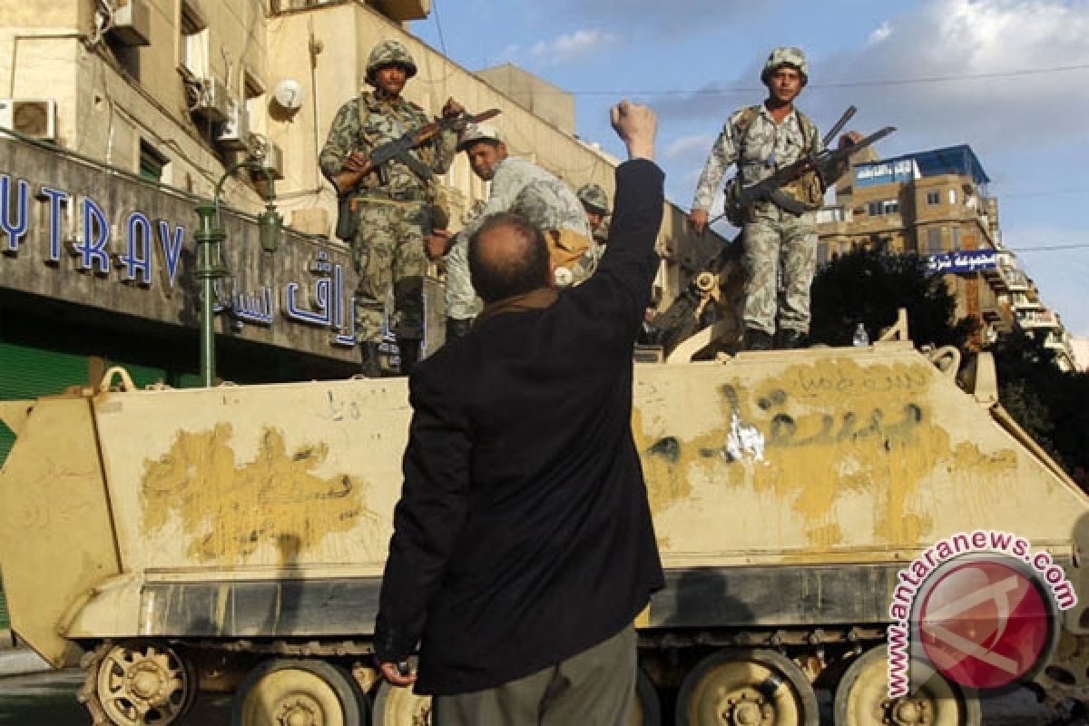 Tank tempur digelar antisipasi "Jumat Kemarahan" di Mesir