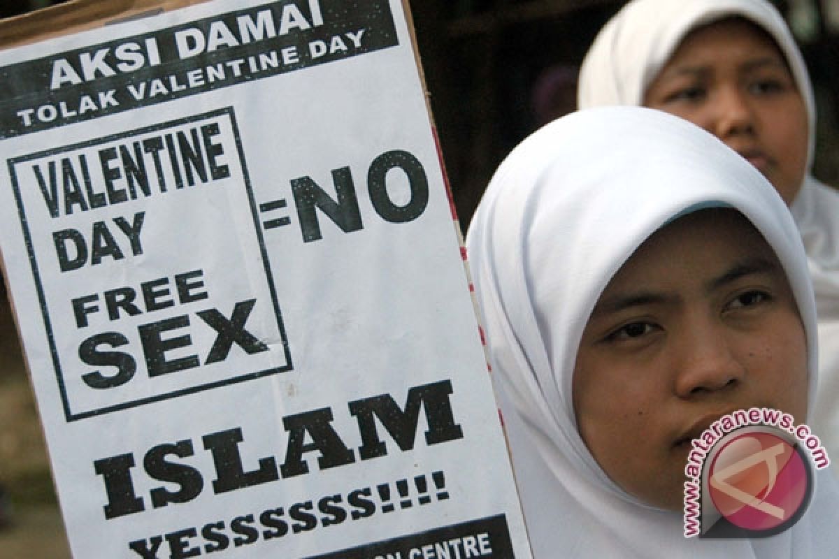 Moslem students urged not to celebrate Valentine Day