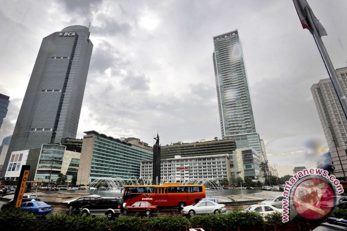 Sejumlah ruas jalan Jakarta masih ramai