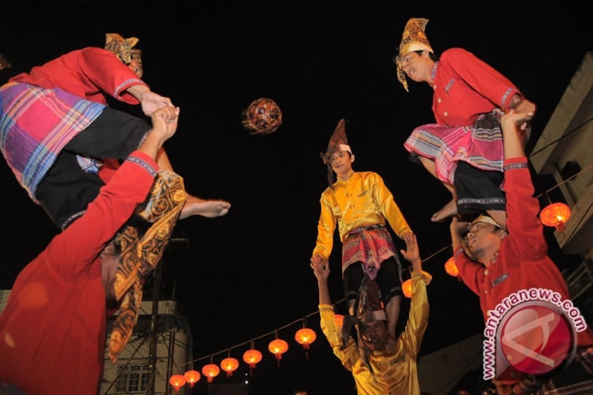 Ribuan Warga Makassar Padati Atraksi Budaya Cap Go Meh