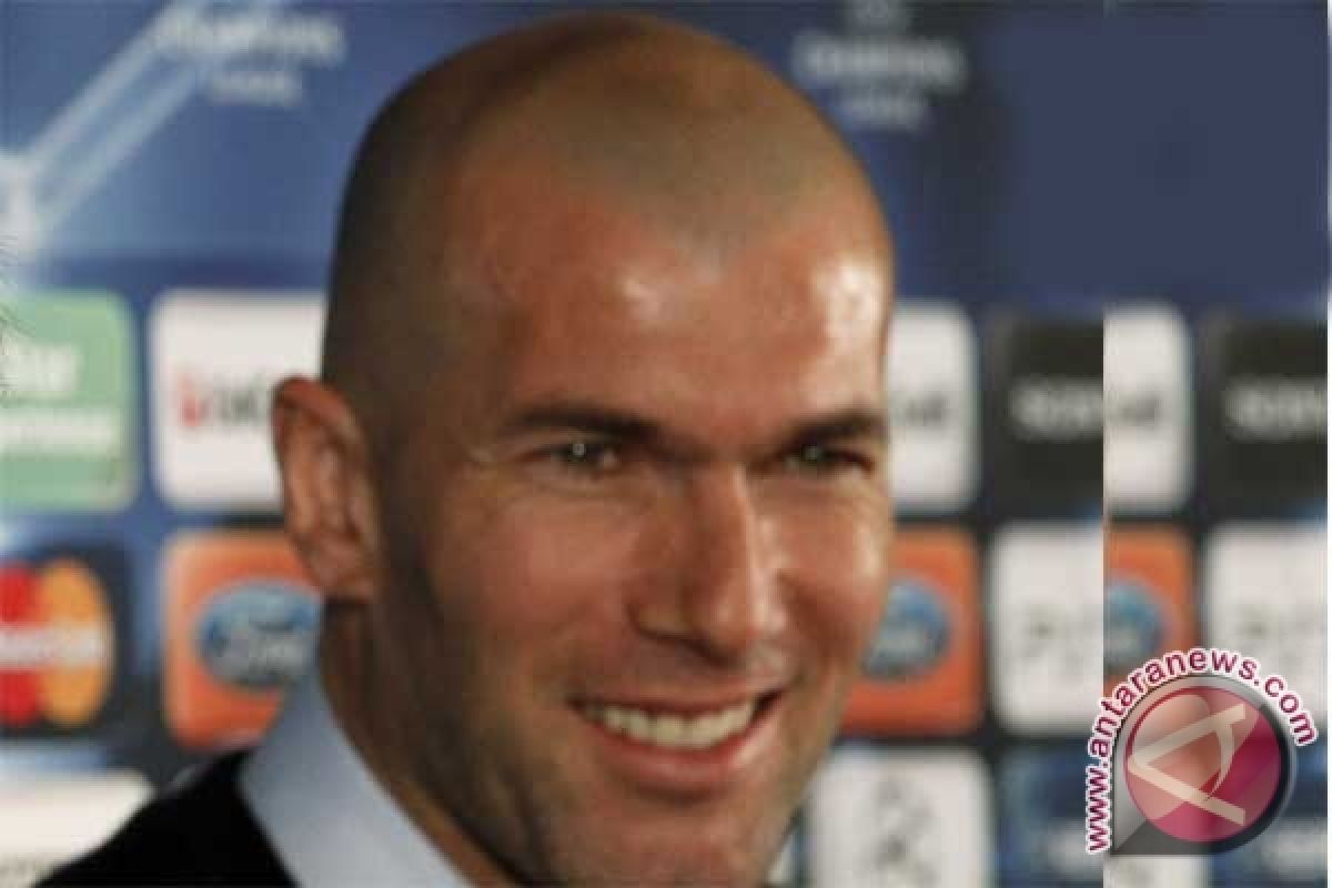 Zinedine Zidane incar kursi manajer timnas Prancis