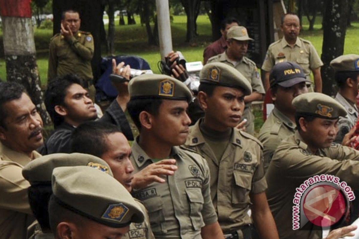 Petugas Satpol PP terluka saat gusur pedagang K-5 di Pekanbaru