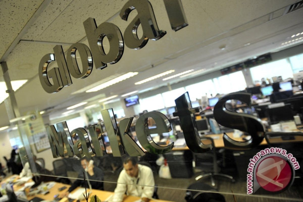 Jakarta index closes lower on Monday