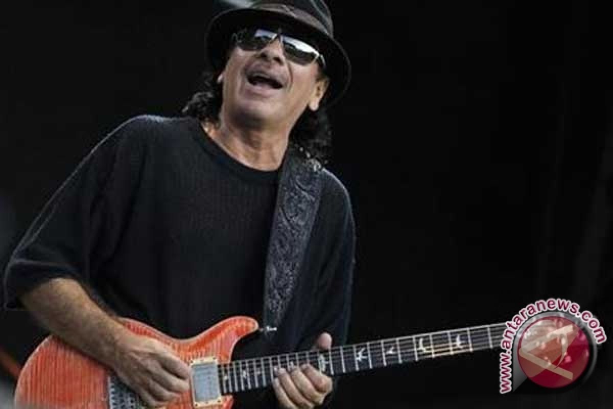 Santana Janji Tebarkan Cinta di Java Jazz