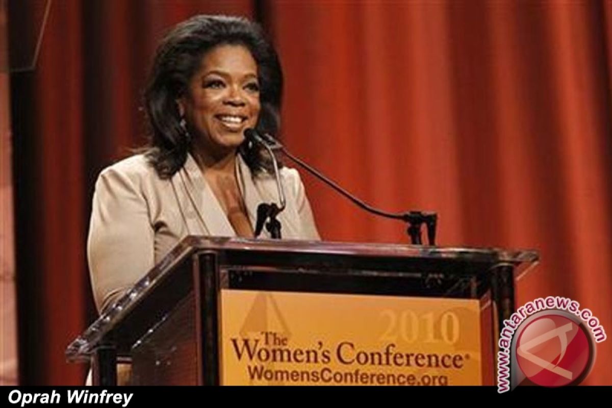 Oprah sapa langsung penggemarnya lewat Facebook