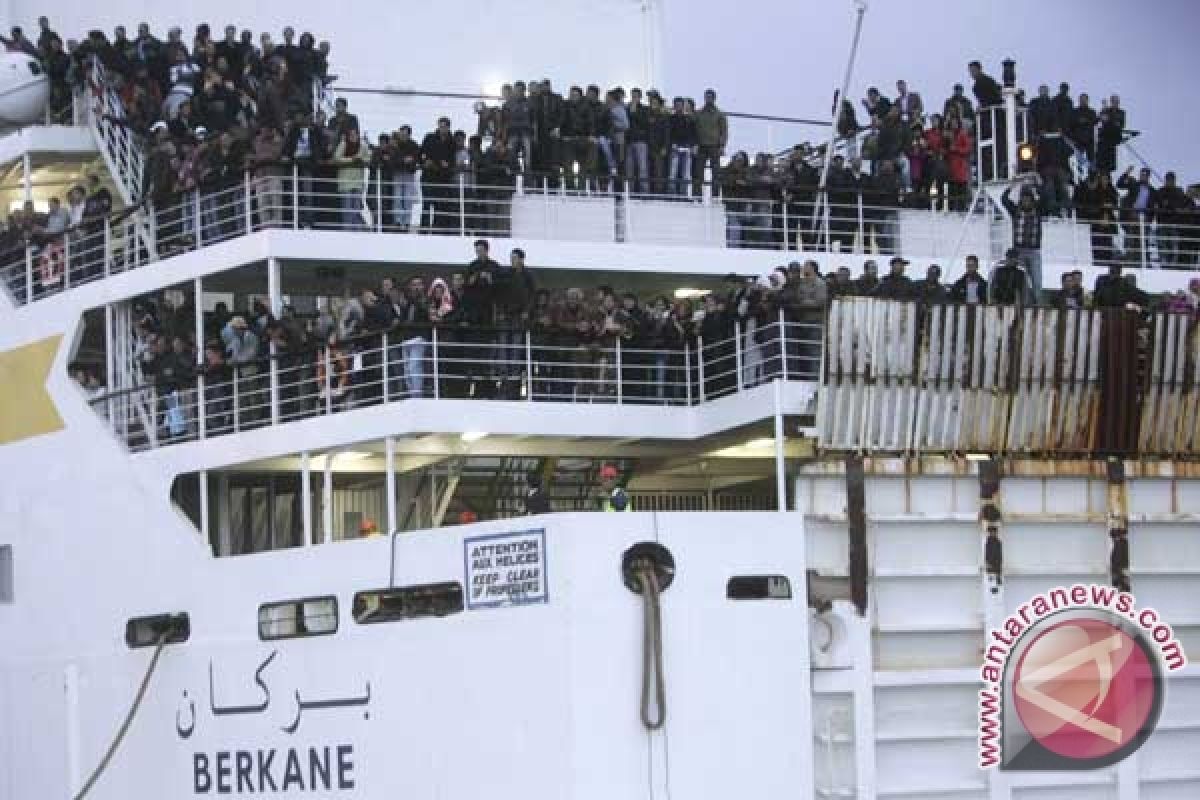 Dua Feri Bawa Pengungsi Libya ke Marokko