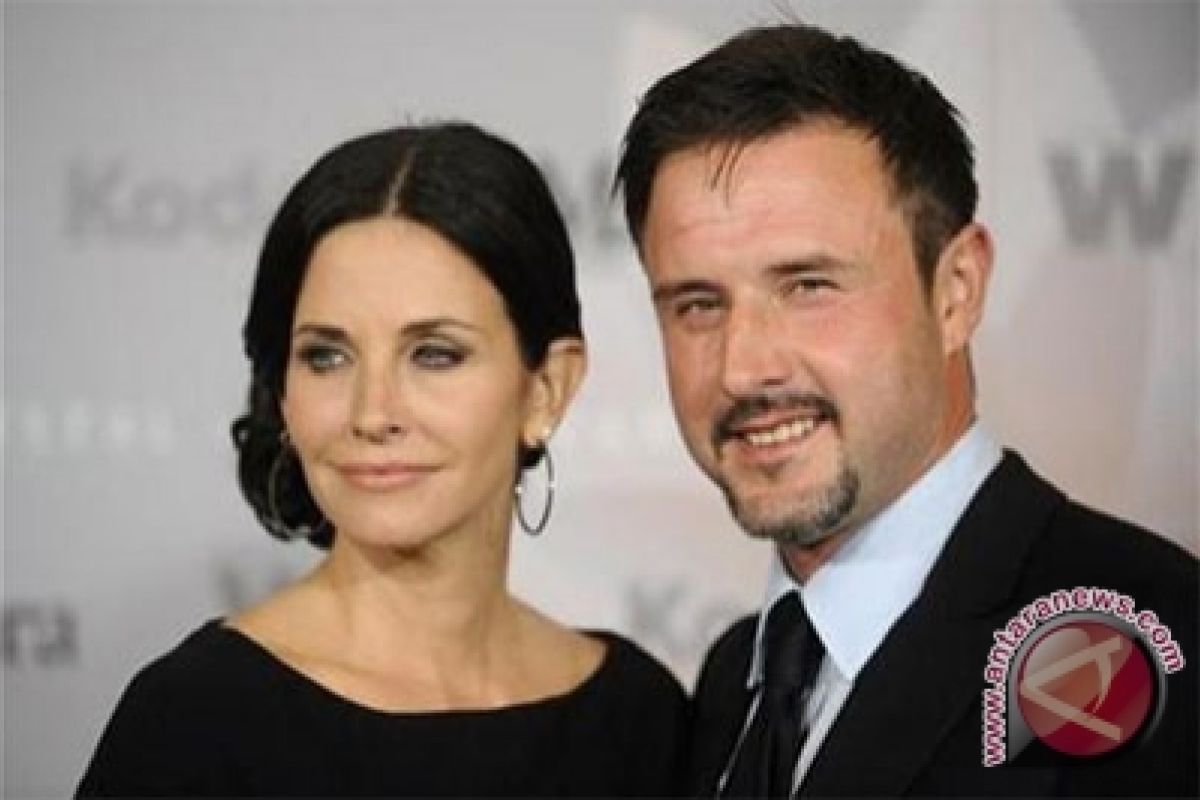 Cadillac CTS Selamatkan Nyawa David Arquette