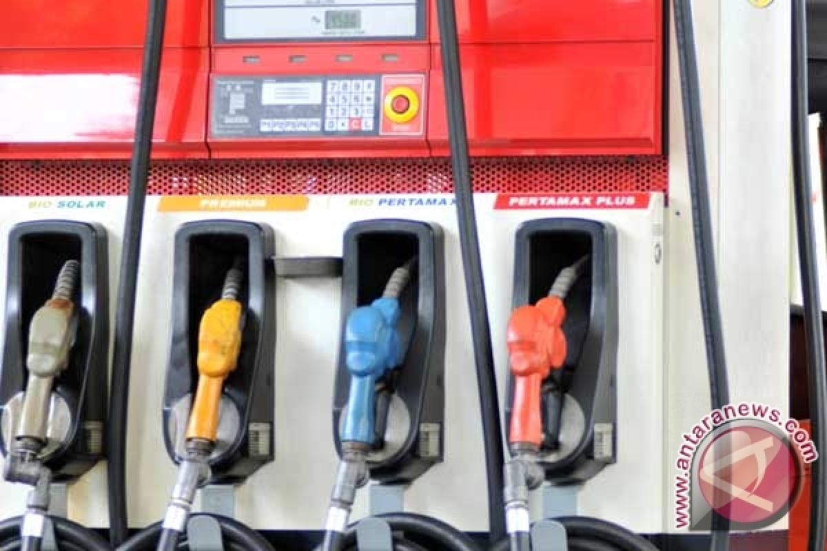 RI govt keeps open option for hiking fuel prices