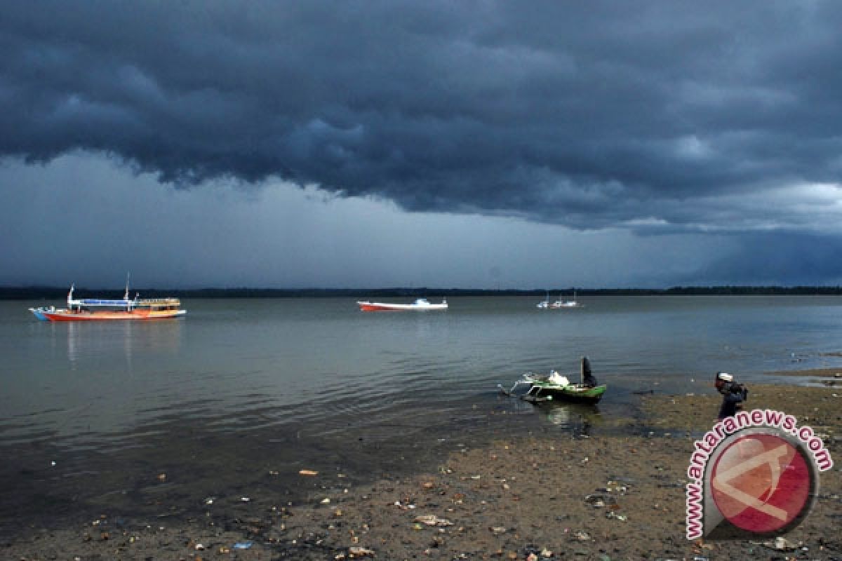BMKG : Hujan Berpeluang di Perairan Merak-bakauheni