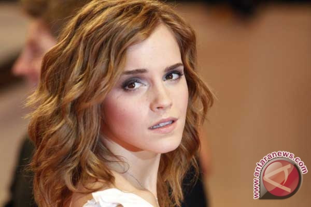 Tenangkan diri pasca-putus, Emma Watson pilih tidak bicara