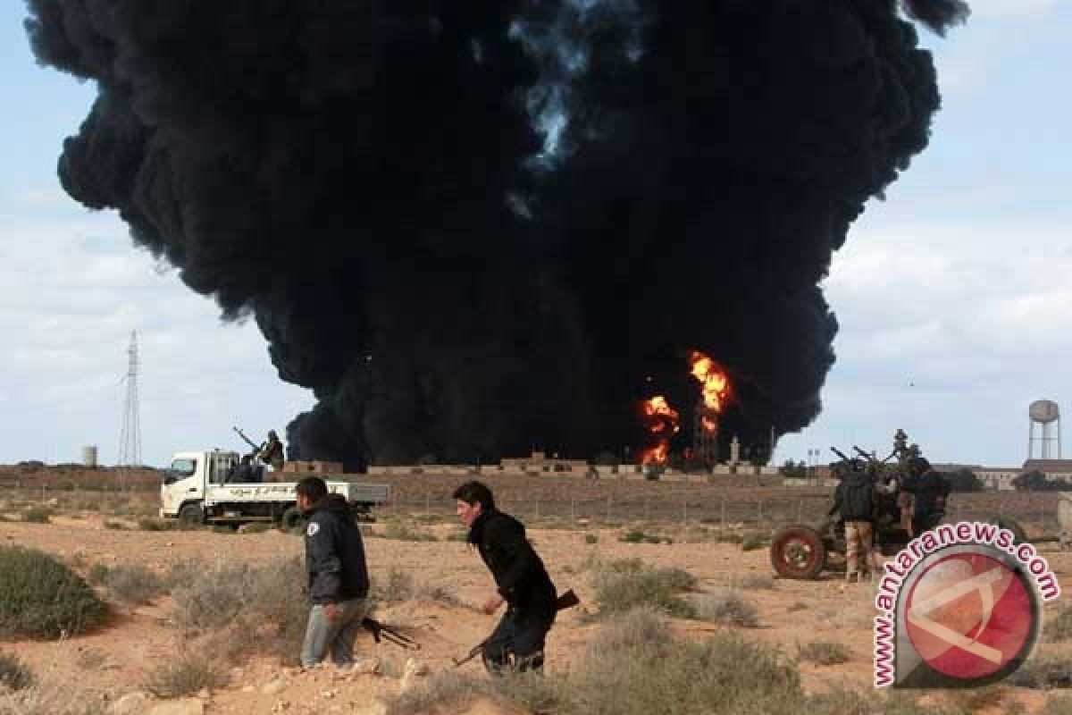 Kota Minyak Libya Timur Dibom Pasukan Kadhafi