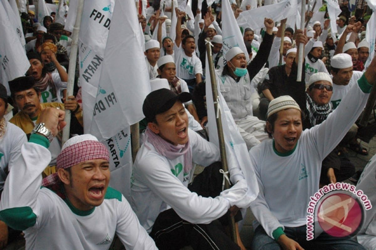 Thousands in Palangkaraya rally against FPI presence