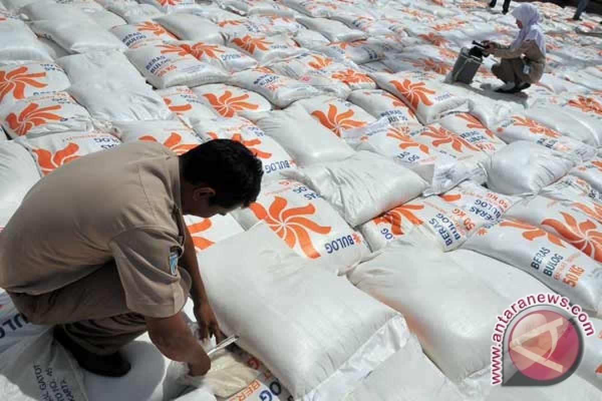 Bulog to increase rice stock in Bengkulu