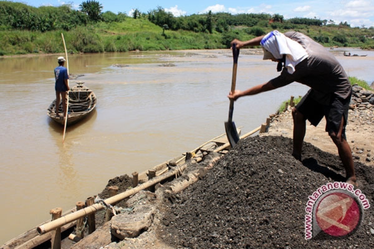 Pendangkalan terjadi di empat sungai Kabupaten Tangerang