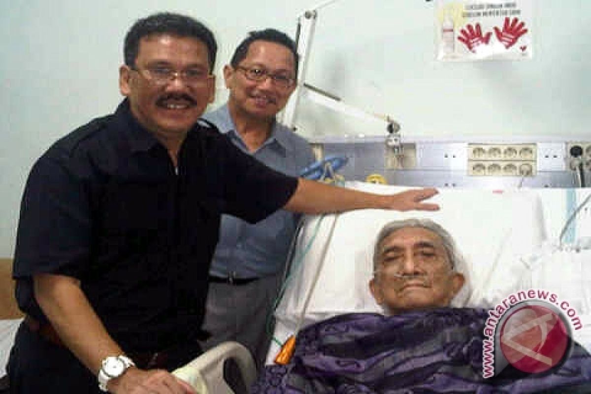 Rosihan Anwar Masuk ICU MMC Kuningan