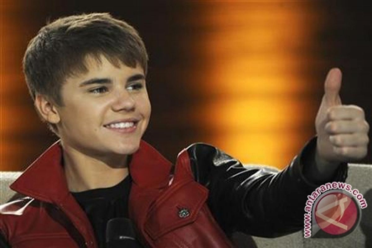 Bieber Kalahkan Michael Jackson 