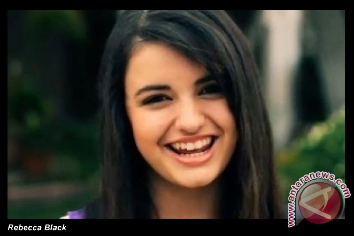 Rebecca Black Tanggapi Kritik