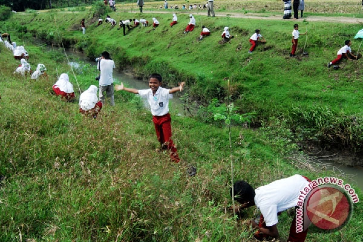 Aksi tanam 1.000 pohon di SDN Jakarta