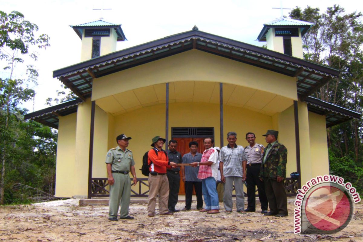 PT PIP Bangun Gereja di Nanga Seberuang 