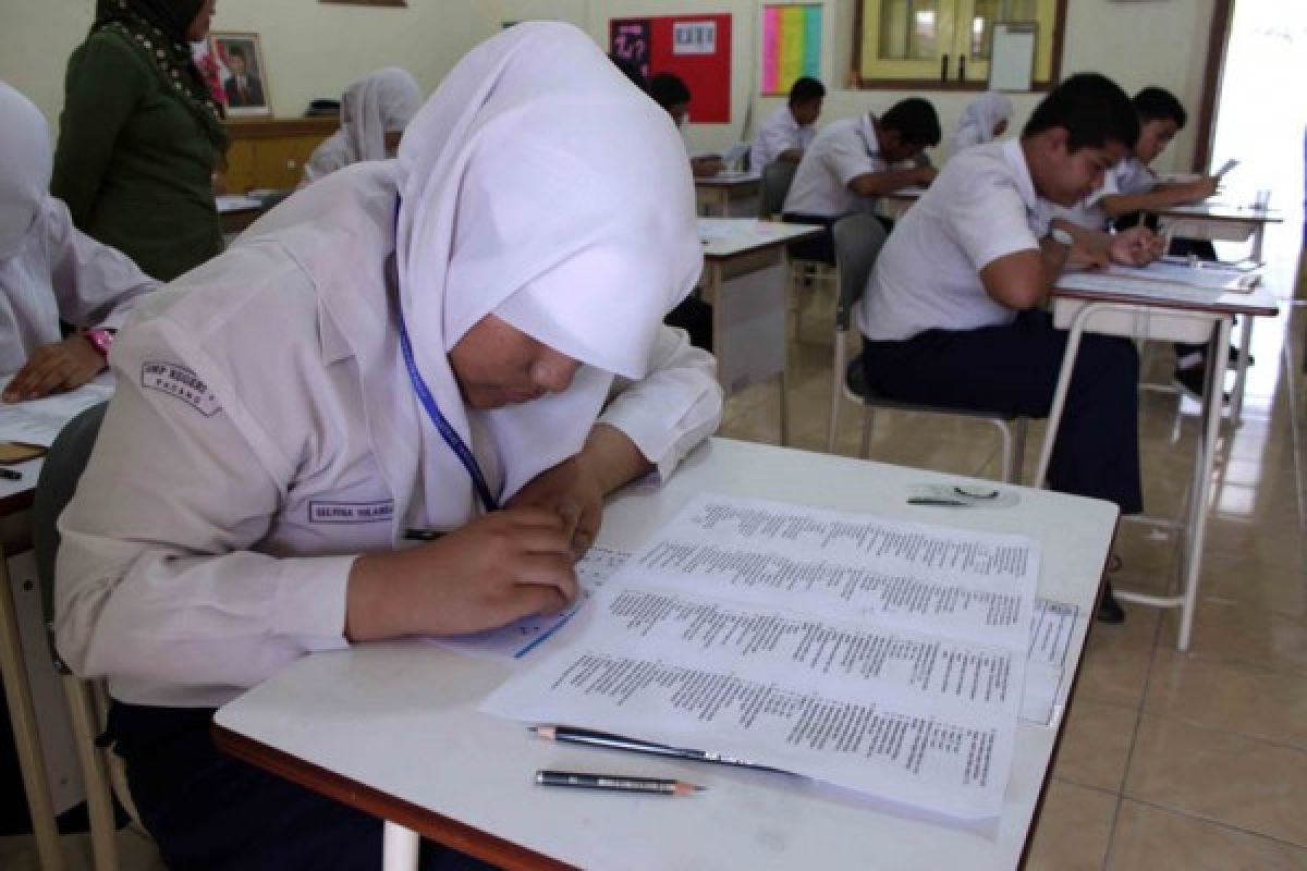 Peserta Ujian Sekolah di Agam Capai 9.181 Siswa