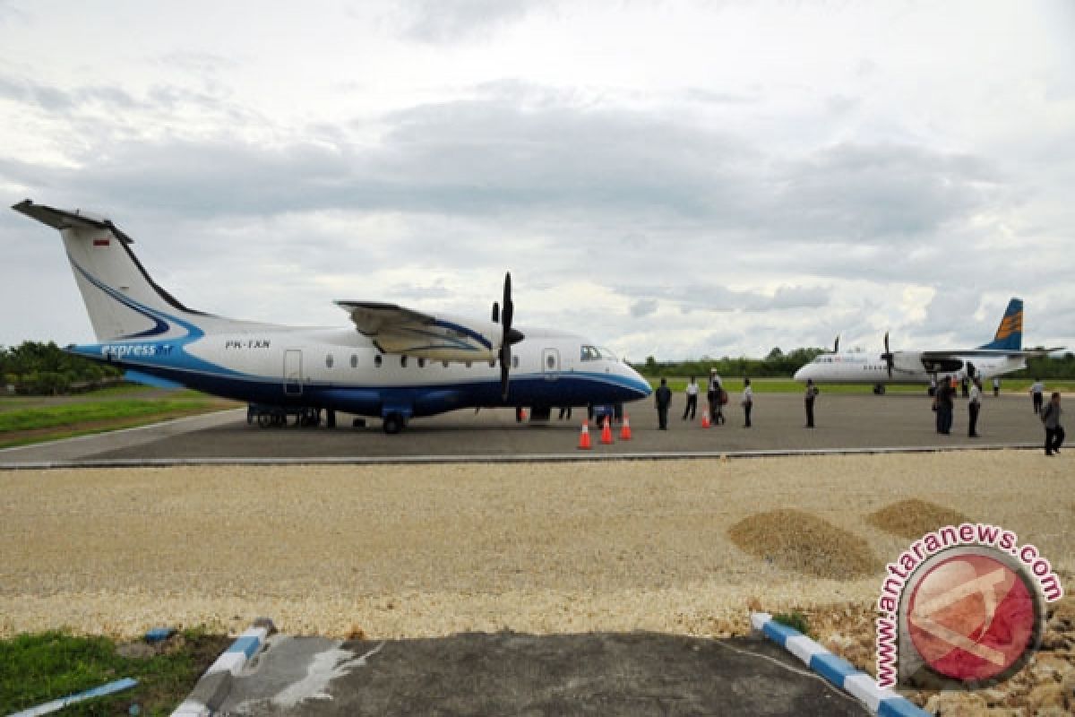 Bandara Baubau renovasi tempat parkir pesawat
