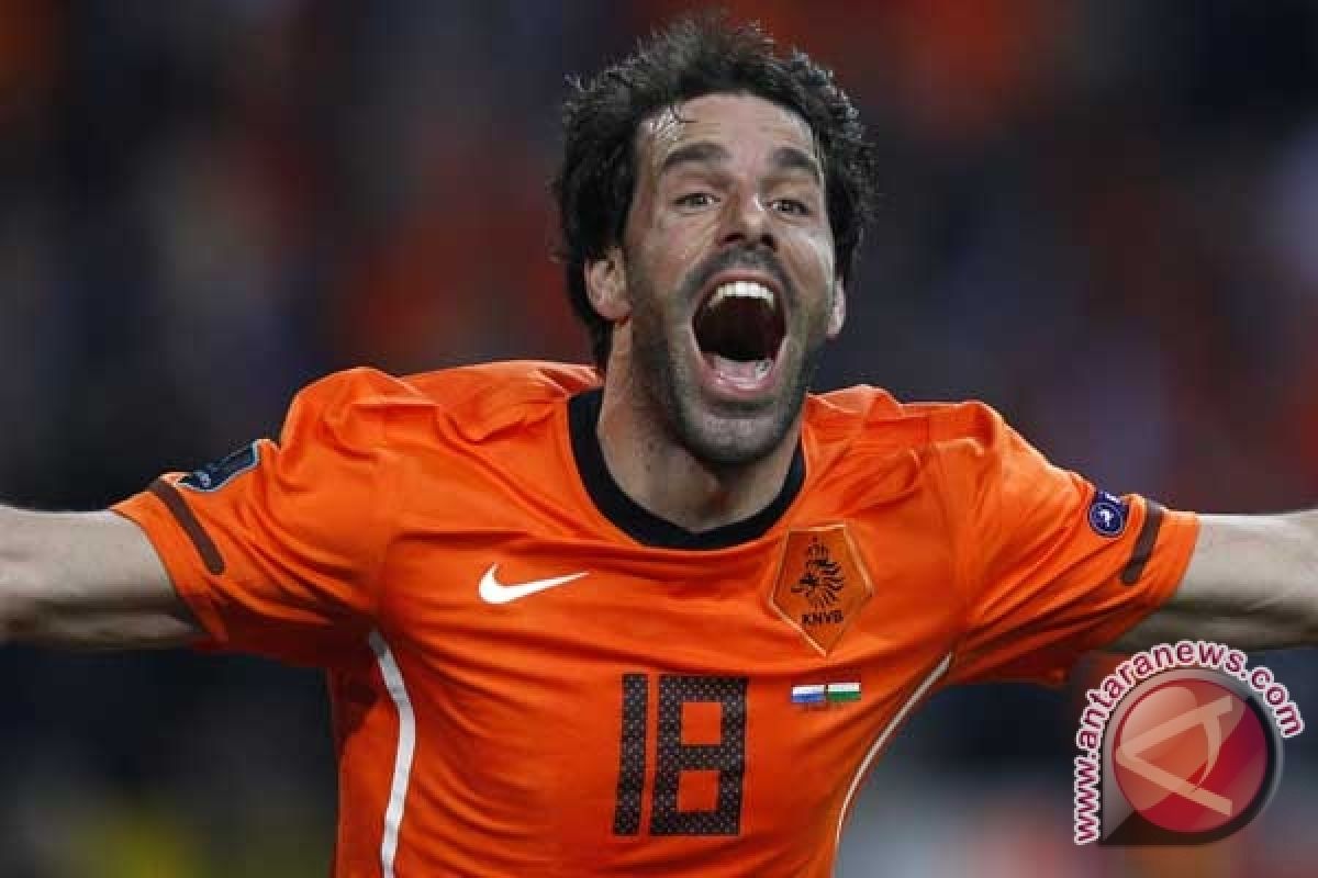 Malaga Pastikan Kontrak Van Nistelrooy