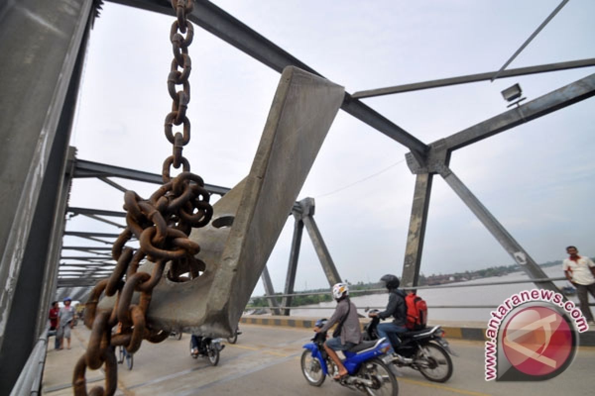 Jembatan Kapuas II ditutup sementara karena pemasangan ikatan angin