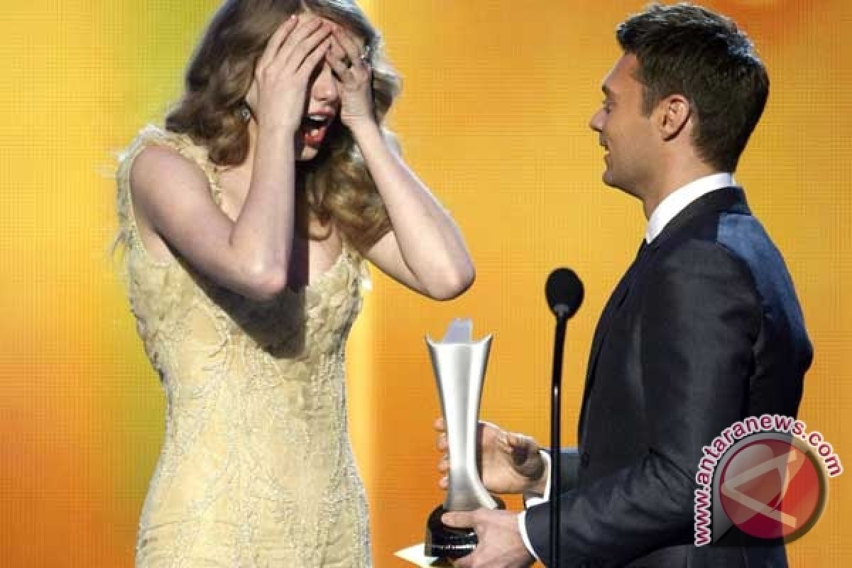 Maroon 5 ,Taylor Swift juarai American Music Awards