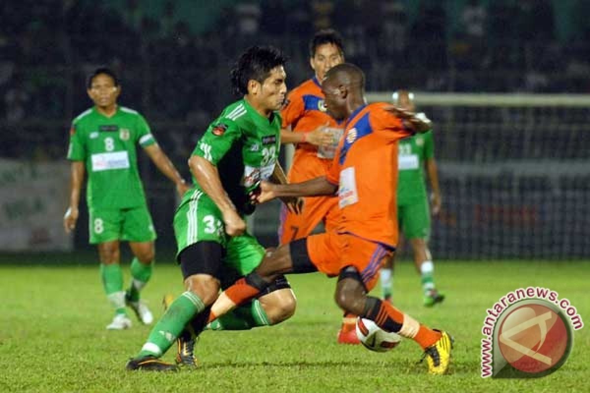 PSMS Medan Kandaskan Persiraja 2-0 