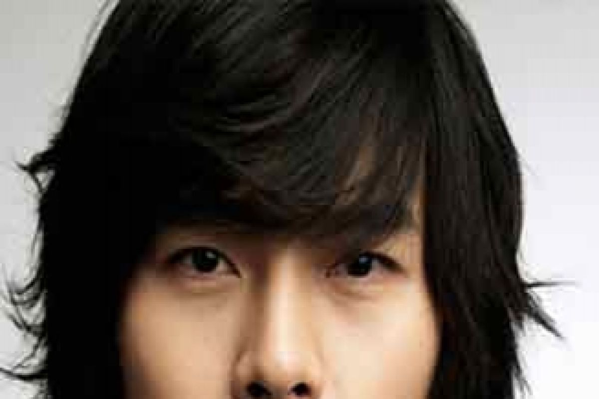 TV actor Hyun Bin assigned to frontline marine unit