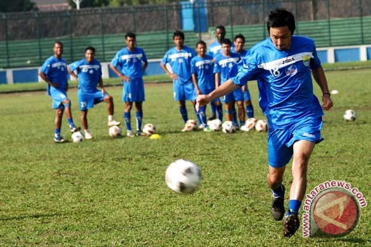 Persib panggil seluruh pemain 