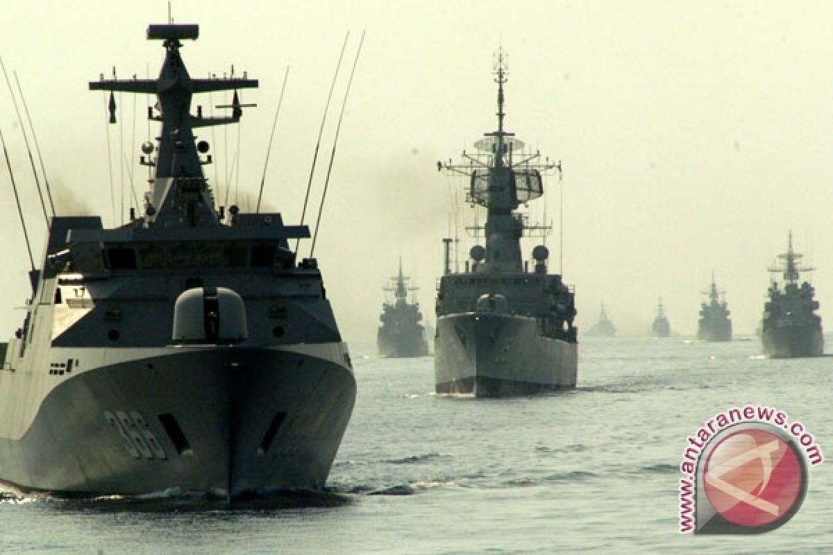 RI-AS Latihan Militer di Laut Jawa 