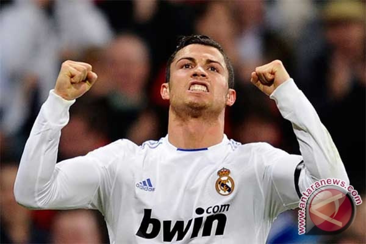 Mourinho gerah, Ronaldo betah